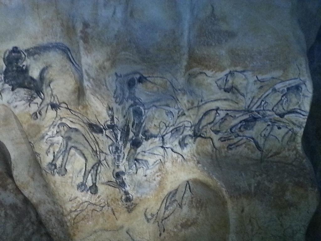 icidromeardeche's tweet photo. La fresque des lions dévoilée à la @LaCaverne07 #Ardeche http://t.co/tppXIvXAi0
