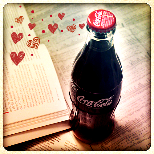 CocaCola's tweet photo. Anna põhjust naeratamiseks #teehead #jõuluvana http://t.co/fwTkj1DLEY