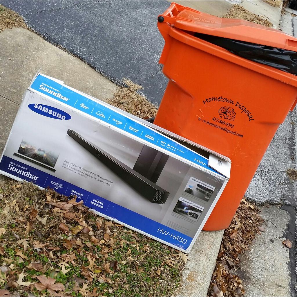 AshleyReynolds's tweet photo. Ugh! Don't do this .... ever! #SGF #ozarks #Christmas #crime http://t.co/bTWna9sICK