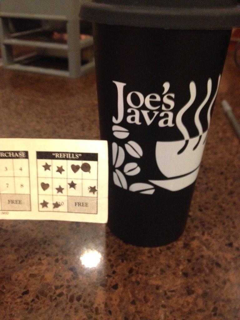jeremywearsvans's tweet image. Free refill!! New mug! #joesjava #remarkablecoffee