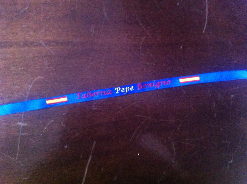 Ale_Litri's tweet photo. Pulsera de la @TabPepeBenigno Yo ya tengo la mia. Te la vas a perder? http://t.co/GEqxmHFuaA