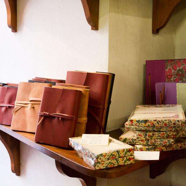 NardiaPlumridge's tweet photo. #CHRISTMAS IN #FLORENCE: IL TORCHIO Hand bound #books made in Florence http://t.co/DlEQQMSSje @iltorchiobooks http://t.co/kwpcWFnBcg