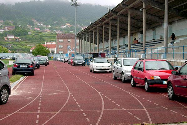 gabyandersengz's tweet photo. 4 de las "mejores pistas"de ESP.
Baiona (cuadrada), Marín (con coches), Barañáin (brea), Don Benito (agujeros). http://t.co/sZe6udhzvq