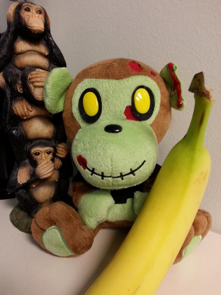 VridenMonkey's tweet image. Brains, bacon, or bananas... GB grabbing breakfast. #ZombieTechmonkey