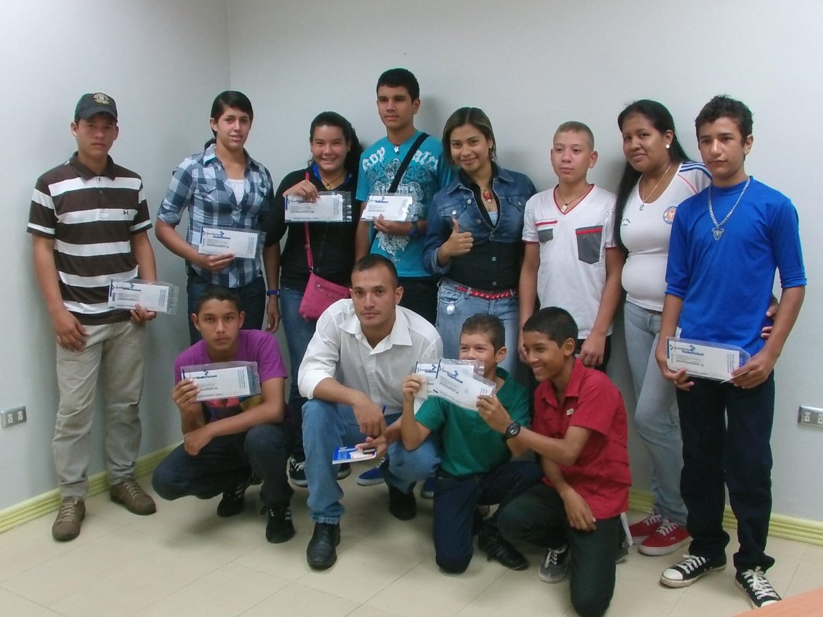 AJMPorMonagas's tweet photo. .@_INDEM_ entregó 10becas deportivas en Santa Barbara #Monagas #Deporte  @yelitzePSUV_ @Alex1PSUV @MONenrevolucion http://t.co/3ikpPQPpQu