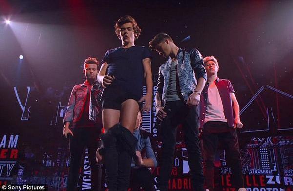 Harry Styles trousers pulled down by Liam Payne during One Direction  performance  OK Magazine