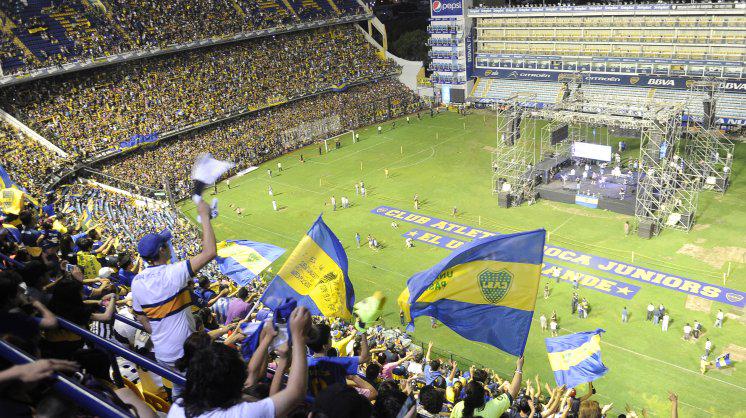C5N's tweet photo. Allanan la cancha de #Boca por las armas incautadas a "La 12" http://t.co/ObdUhc8Tbw (vía @minutounocom) http://t.co/rpeErM04Zs