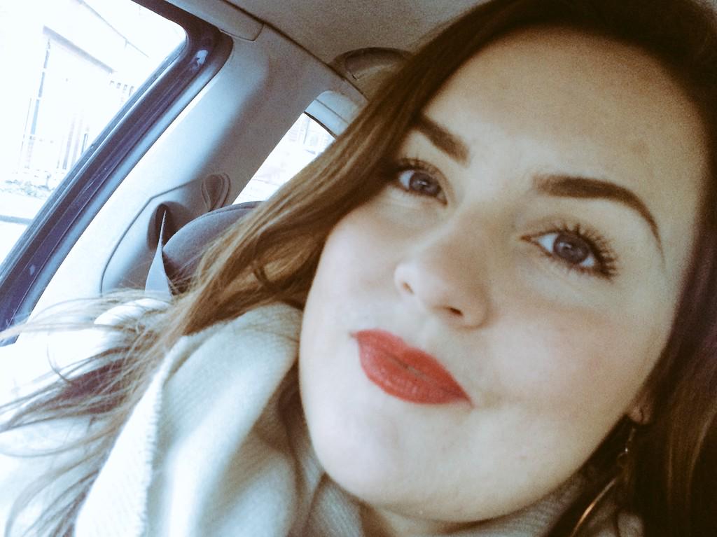 BethCMakeup's tweet photo. Seasonal red lippy on, off out to get the last few Xmas presents #lastminuteshopping #bbloggers http://t.co/IayFKQejSh