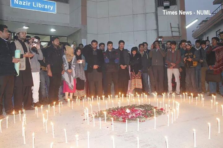 Mohsinikram11's tweet image. Vigil and prayers gathering at NUML university Islamabad.
#PeshawarAttack 
#NationStandsUnited