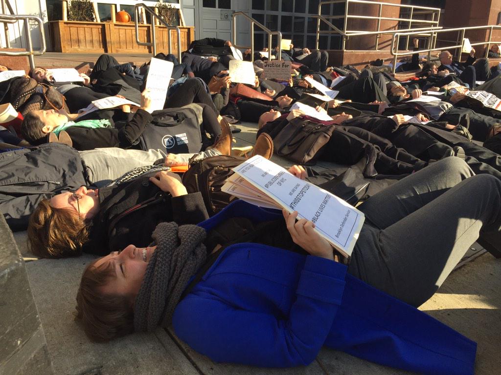 ebdavidson199's tweet photo. Eric Garner's attorney's walk out of criminal court #publicdefenderdiein #11daysofaction #BlackLivesMatter http://t.co/LUtAleFd4n