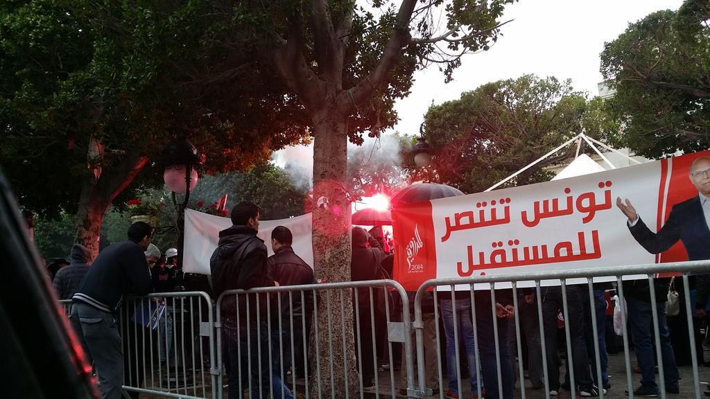 theINVISIBLEmeh's tweet photo. #tunis votes.What a nice experience. Praying the same for #libya. :) #tlyf congrats tunsian on such sucess mashallah http://t.co/xdytlMYpU2