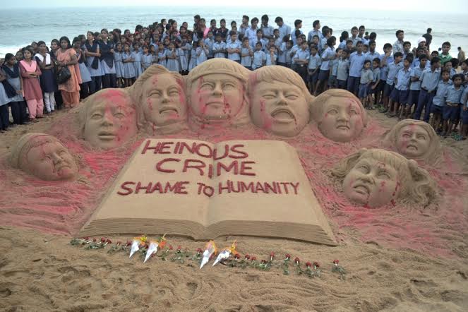 tkparida's tweet photo. #RIP 
#PeshawarAttack 
#IndiawithPakistan 
Sand Art at Puri beach of #Odisha to condemn terrorist attack in Pak.
RT http://t.co/cVPrikMLRc