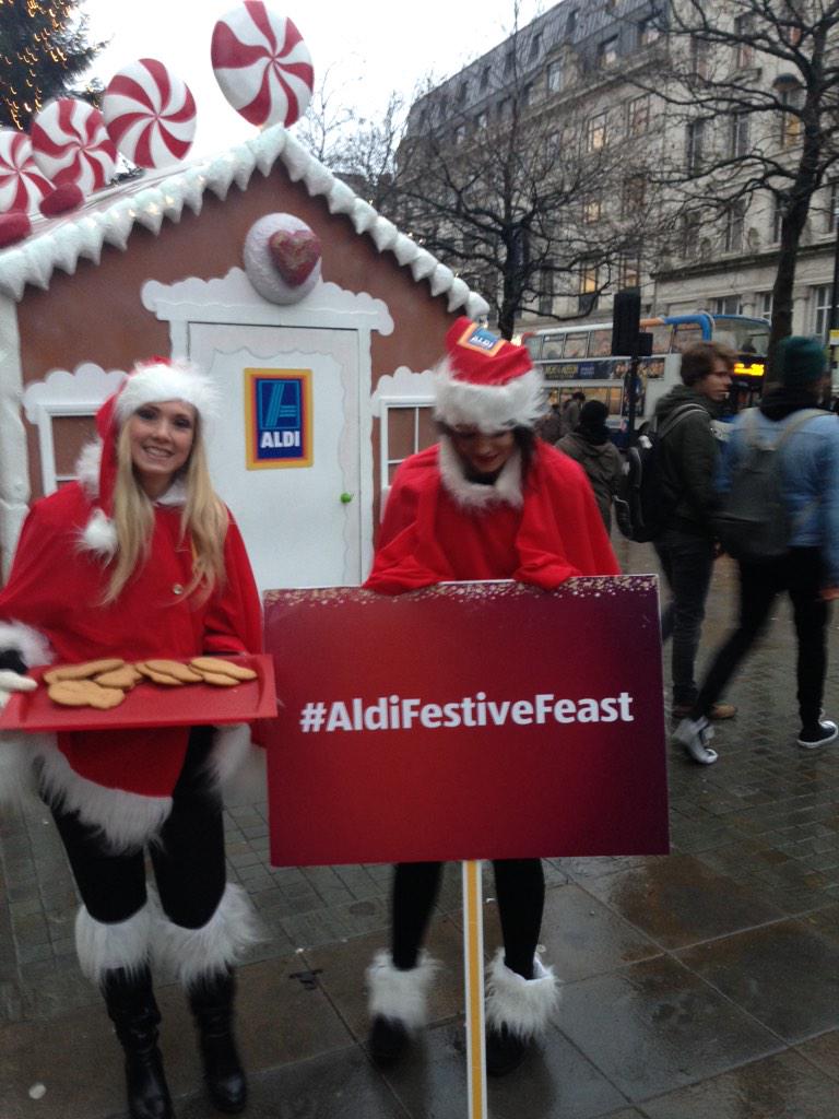 curtainboy's tweet photo. Thanks for the free Gingerbread man Aldi girls! #AldiFestiveFeast http://t.co/BTZfUSO70n