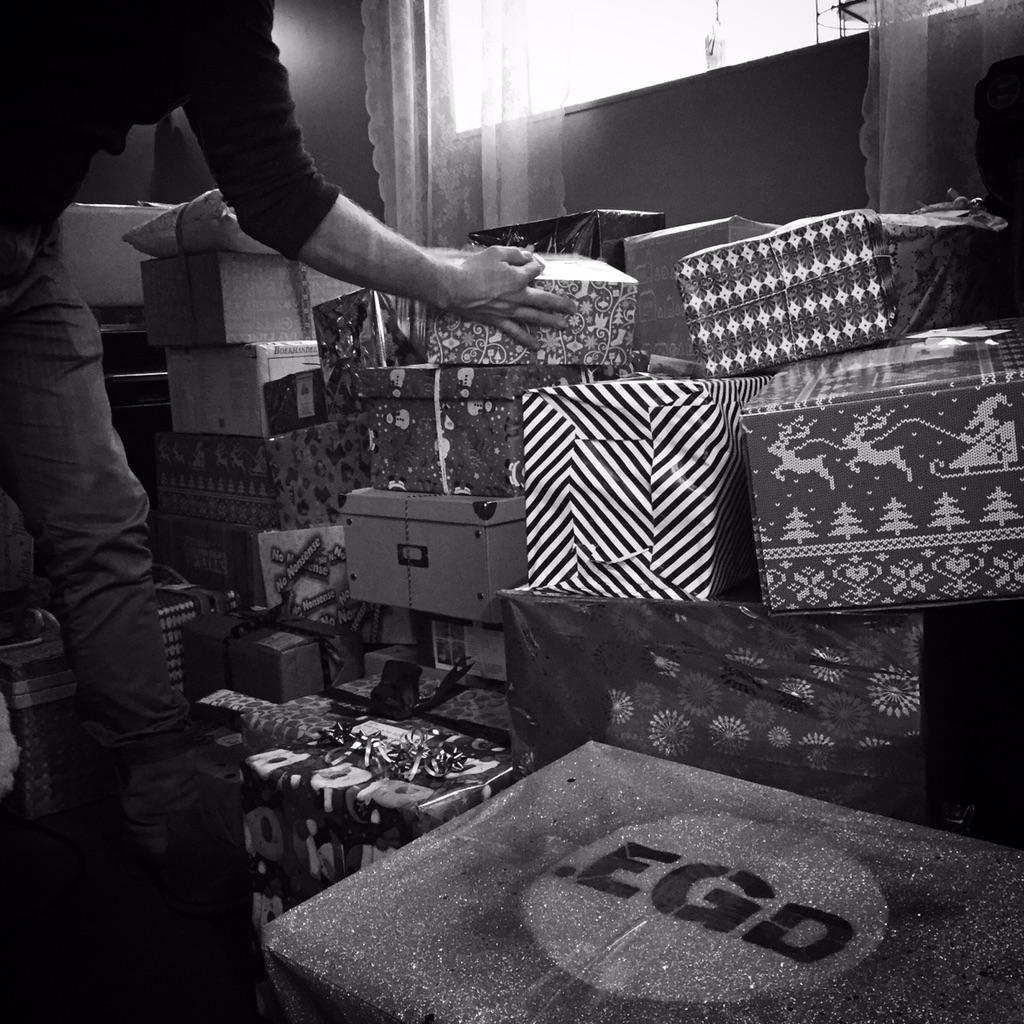 #Kerstpakket.EGD voor #ZZPakket is er klaar voor! Gaaf dat zoveel ondernemers mee doen! Goed bezig <a href="/karlijnribbers/">Karlijn Ribbers</a>!