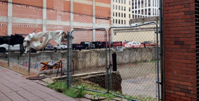 DowntownWichita's tweet photo. “The Hole” to become a Pop-Up Urban Park http://t.co/FmW4Hwux5j @knightfdn @WichitaCF #FueltheFireICT #DTWichita http://t.co/5W4efCfid8