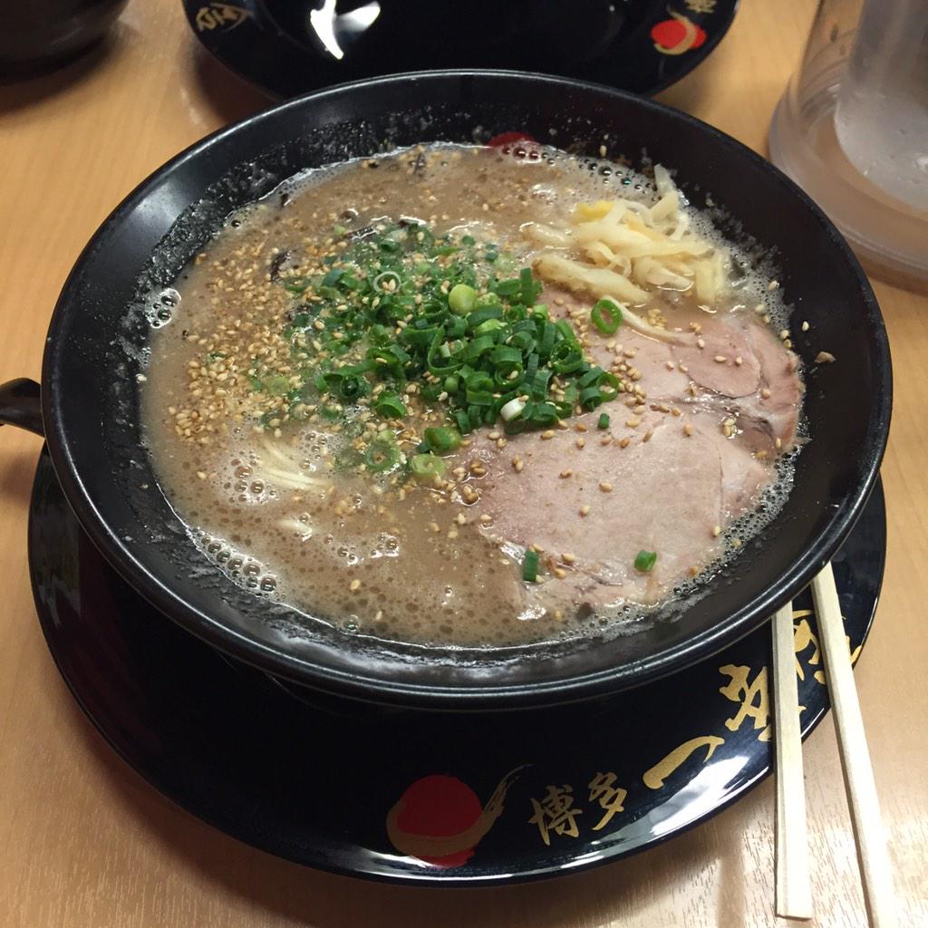 シガ ユウ tweet media