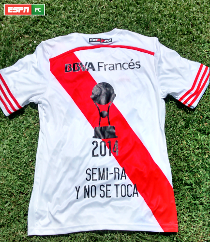 ESPNFutbolClub's tweet photo. [Concurso - AR, CO, CH, UY, PY, BO y EC] #LaDeRiverEnFC ¡Seguinos y RT para participar por la camiseta de River! http://t.co/2CqR93mlfp
