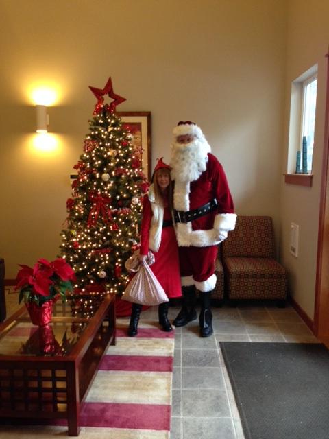HarborSpeech's tweet photo. Harbor Speech has a very special guest here until 12! Tell Santa what you would like &amp; get your pic taken! #Santapic http://t.co/Sk8a9GzNFT