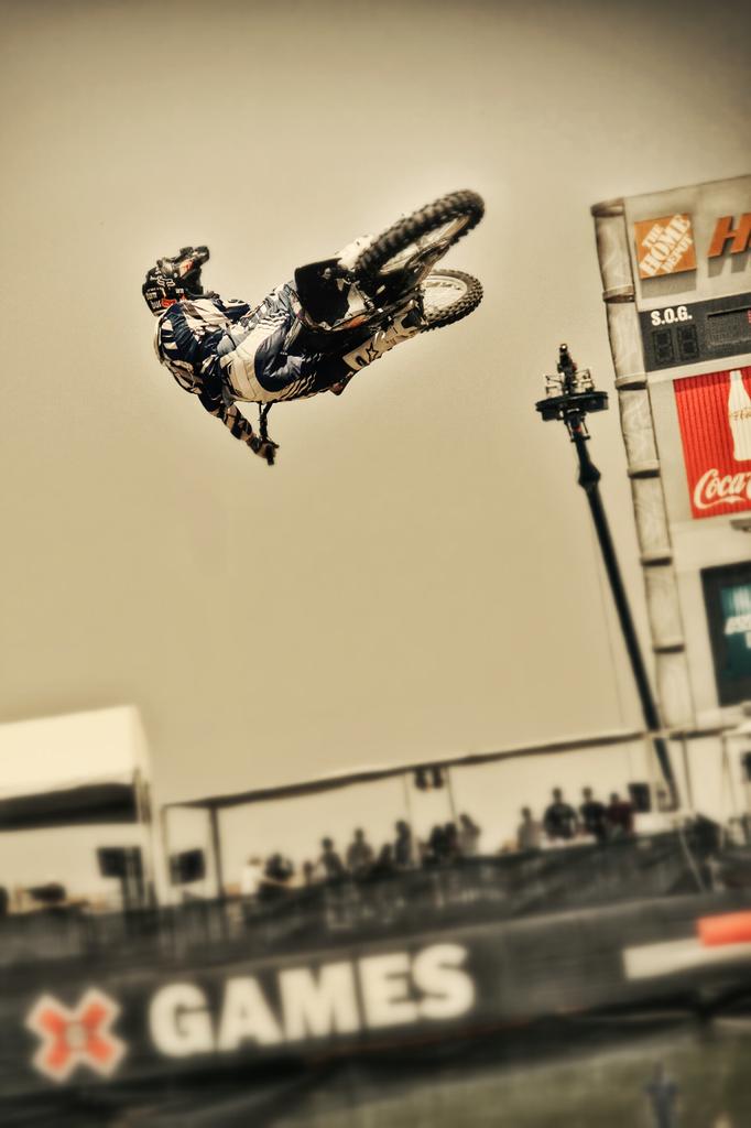 #WhipItWednesday @ETORRONTERAS at @XGames 2008 #SpeedAndStyle #FMX