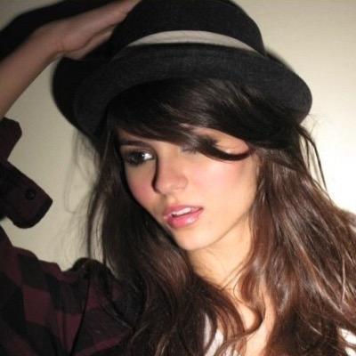 Teen_RPG_Wolf's tweet image. Alice (perso inventé) = @AlicerpgT_W