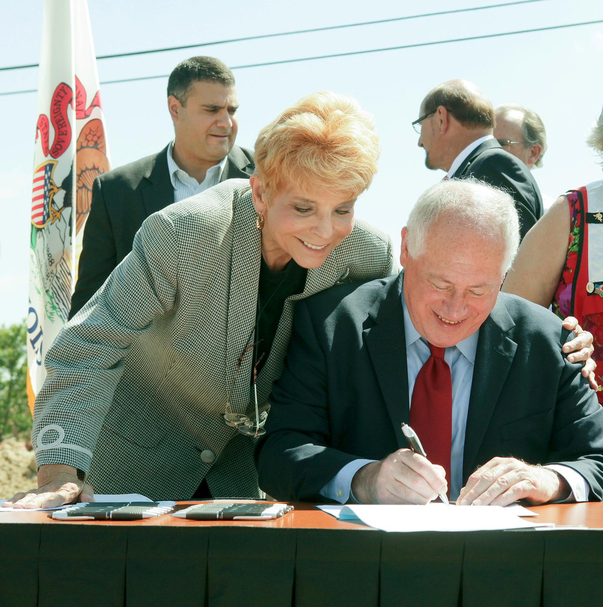Thank you Judy for your years of service & being a friend to the people of Illinois. You will be dearly missed. http://t.co/As6nF3To8v