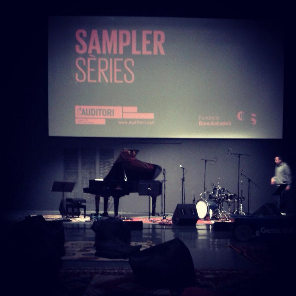 #chillout al <a href="/cececebe/">CCCB</a> per les #SamplerSèries! Teniu un pla millor per avui?