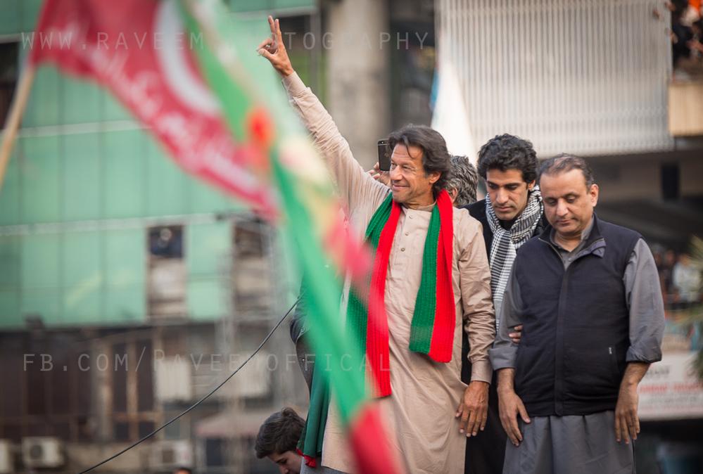 imaishaider's tweet photo. We will never forget these moments Mr Prime mininster #PTIKeptPakFirst http://t.co/Mnpg5Vjt6r