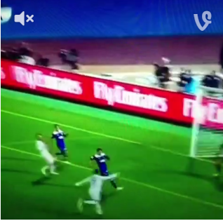VIDEO: Cristiano Ronaldo attempted a half volley rabona last night. If this had gone in.... bit.ly/1AnlxTM

.