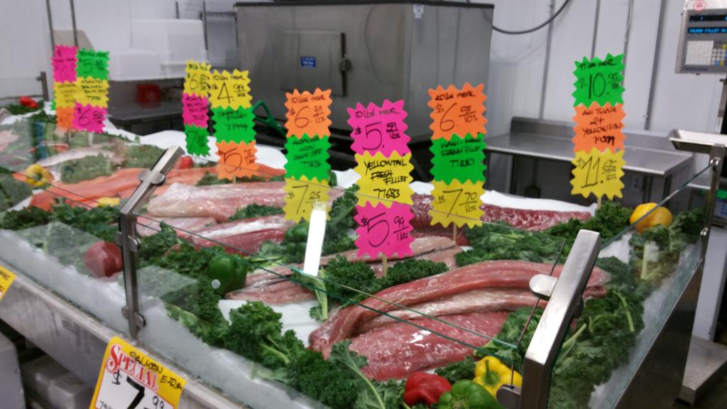 pdpham's tweet photo. Fresh seafood daily please stop by pick them up if you need them. Call seafood manager for assistant. http://t.co/r6AeiHH4Te