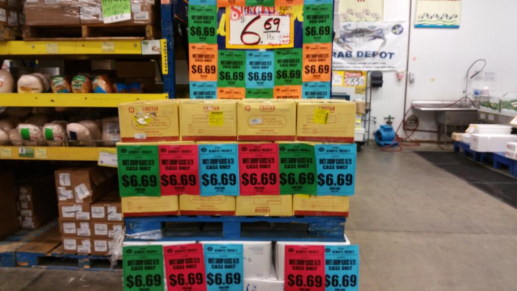 pdpham's tweet photo. Fresh seafood daily please stop by pick them up if you need them. Call seafood manager for assistant. http://t.co/r6AeiHH4Te