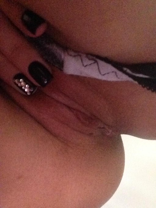 Its very hot :-) ..who will make in cooler ? @xDannyBoy92  @SexyJane99 @LPornographe @PornPica @PornoBrazil<a class="tags" href="/tag/xdannyboy92">@xdannyboy92</a>