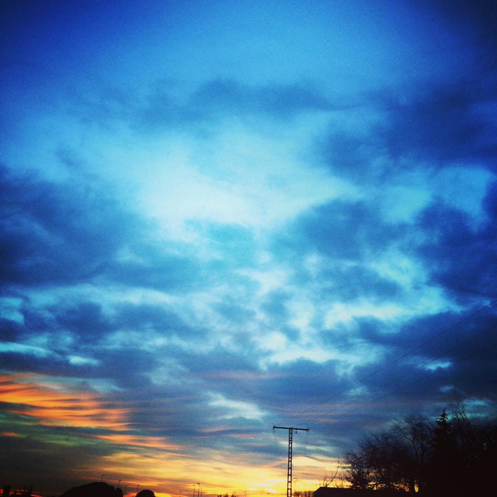 Pro_CAMaleON's tweet photo. #fotografiadepaisaje #Atardecer #madrid http://t.co/omjg05ATYL