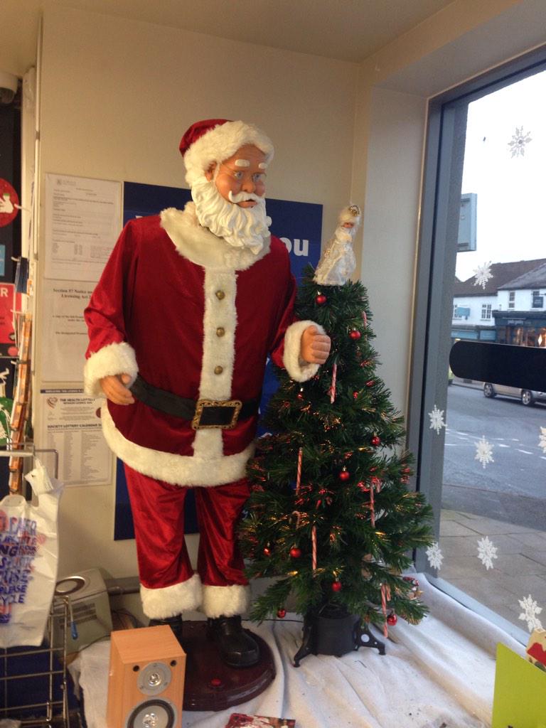 Looking festive at @UnthankRdTesco singing and dancing Santa! 🎅 
<a href="/carden100/">Kevin Carden</a> <a href="/tescoarea20/">Area20</a>