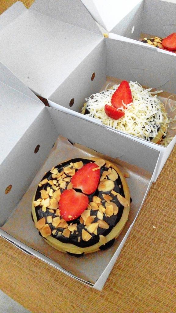 Harga termurah se-superbigtwin, cuma dengan 15k/box!!! "imagine heaven in your hands" Order? Hit us LINE: rnrahmadini