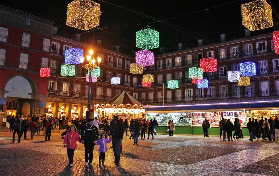 SecretosdeMadri's tweet photo. Madrid me gustas todo el año, pero en Navidad, más. http://t.co/rhpDSqoHlq http://t.co/dClsVX5SJR