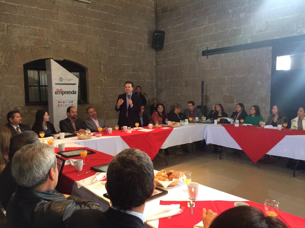 ArielMaaLopez's tweet photo. Agradezco mucho la disposición y apoyo de todos los organismos empresariales #RetoEmprende http://t.co/x7nDHePoGV