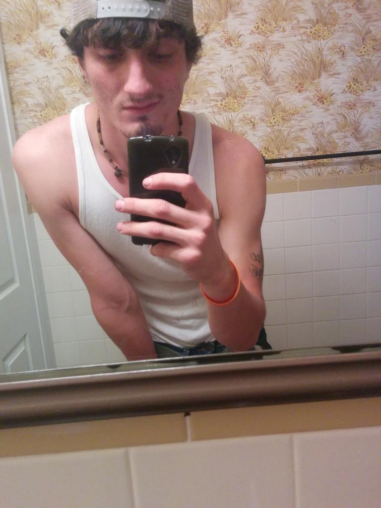 Taylor__Dunn's tweet photo. Waduppp http://t.co/ikxwFuxZNY