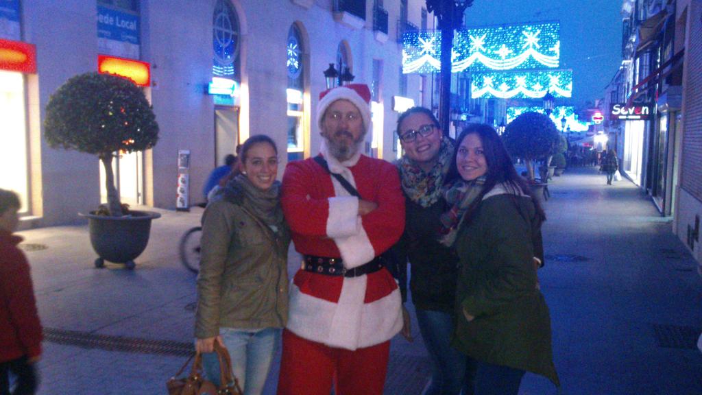 sorayaGP92's tweet photo. Con 22 tacos y cn la misma ilusión x papa Noel y los reyes magos... Jajja Me encanta!! @VirginiaAV1 @virginia_romero http://t.co/lic2i9jPqF