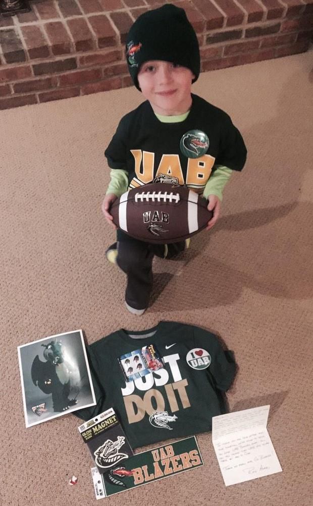aldotcom's tweet image. This 5-year-old Ohio boy sent his allowance to UAB to try to save the football program: ow.ly/G4Ngg