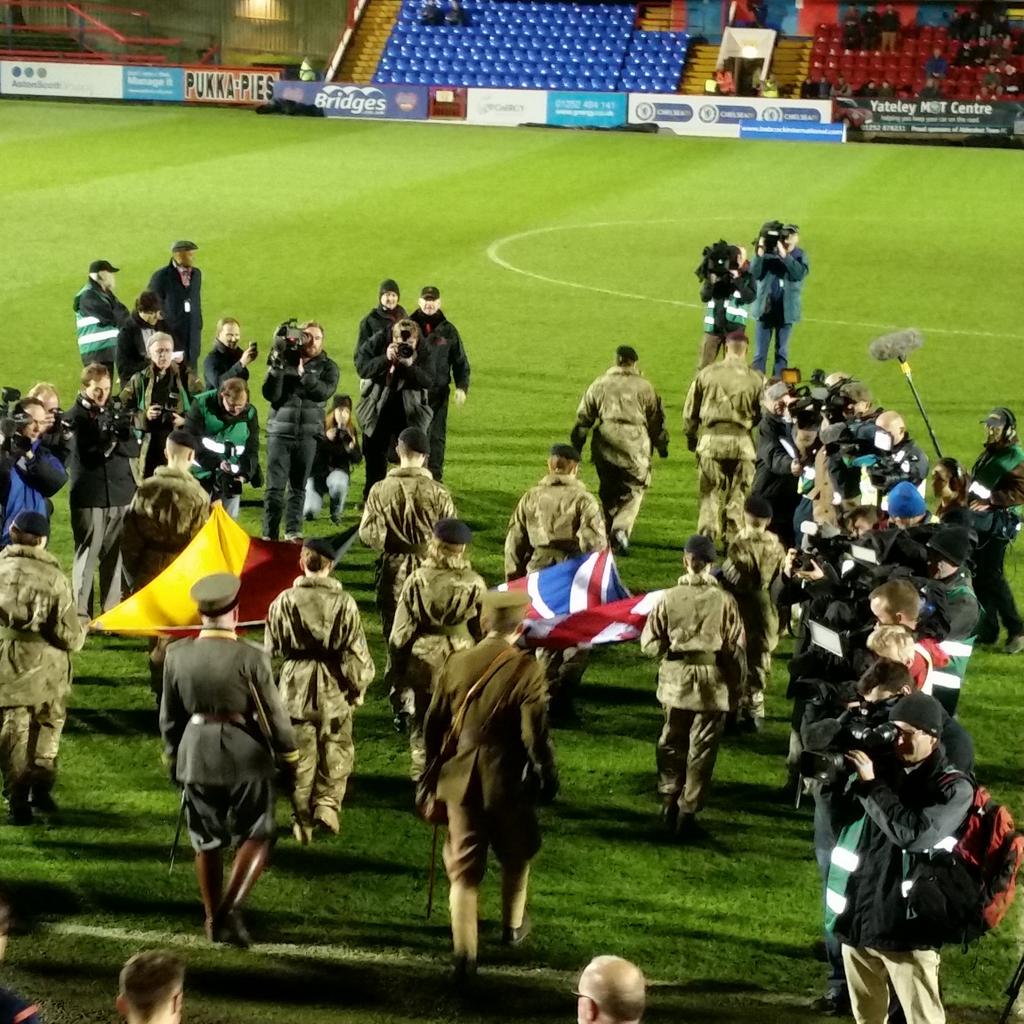 clairebearsimps's tweet photo. #GameOfTruce @ArmySportsLTRY @Armyfa1888 #footballremembers http://t.co/3XgRj079Tb