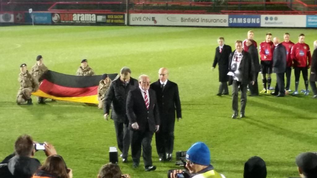 clairebearsimps's tweet photo. #GameOfTruce @ArmySportsLTRY @Armyfa1888 #footballremembers http://t.co/3XgRj079Tb