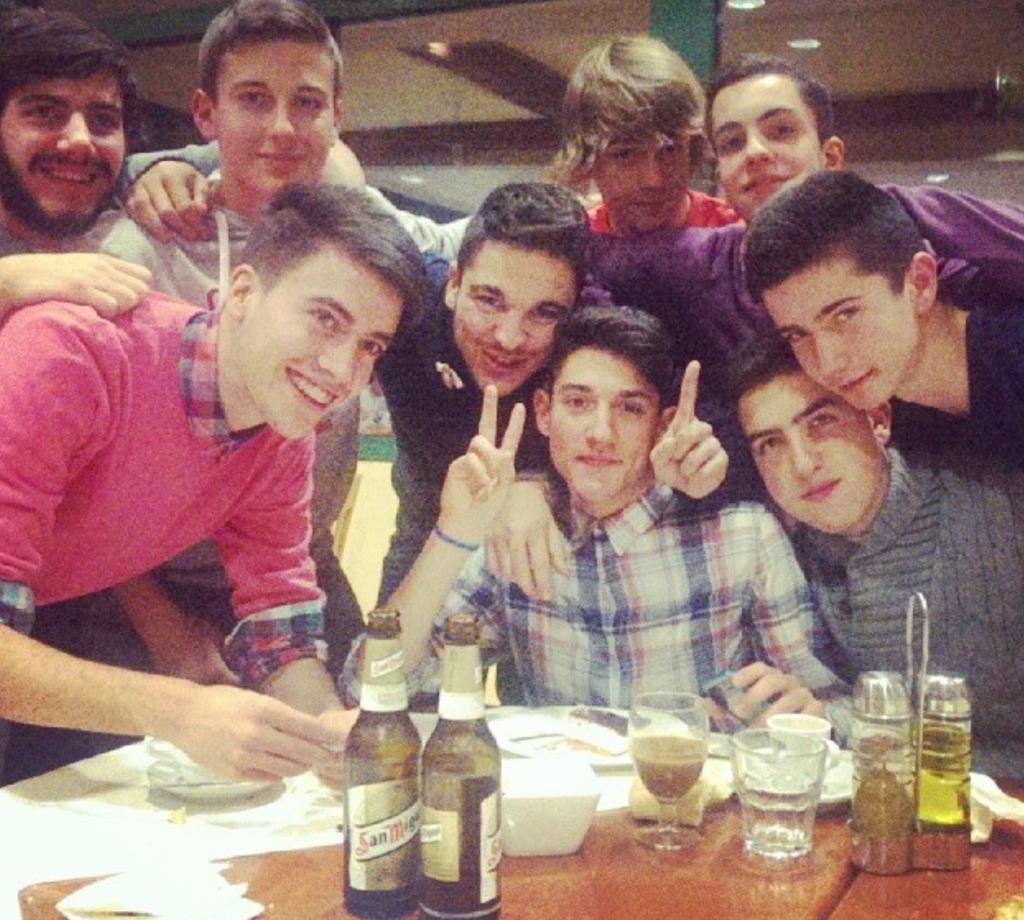 RaulTorrijos2's tweet photo. Se nos avecina la cena de empresa casi na #areatop #martinano #stopkmierda #tolines http://t.co/3zQHoX1hjB