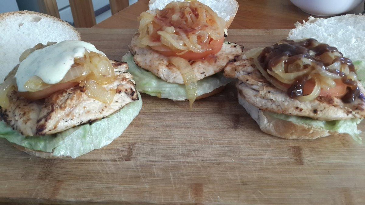 JustMos1's tweet photo. @LeeAnneR1 just mo's live and bursting with life....tweet us for more gourmetlicious info. http://t.co/Cxu75BxvBL