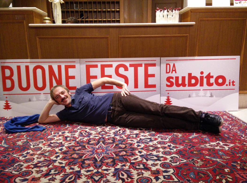 MrCiozzo's tweet photo. #raitnauparti Sirenette Improbabili vi augurano buone feste! http://t.co/RDBfh0sqJy