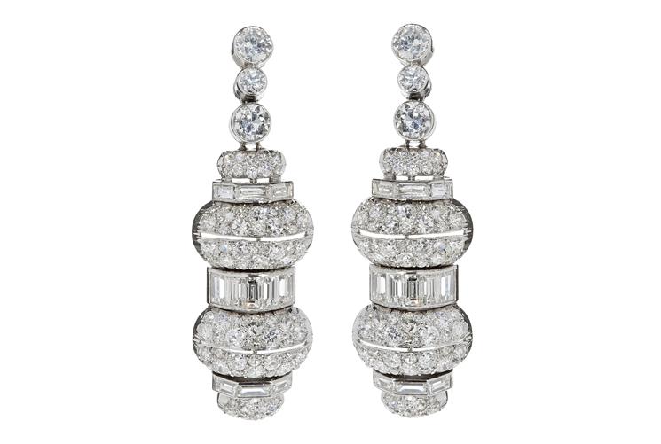 VogueFrance's tweet photo. Obsession of the Day: Art Deco #earrings, at #Paris #vintage #jewelry temple Au Vase de Delft http://t.co/Ri4XLJR3Rb http://t.co/tK1G2VDeRp