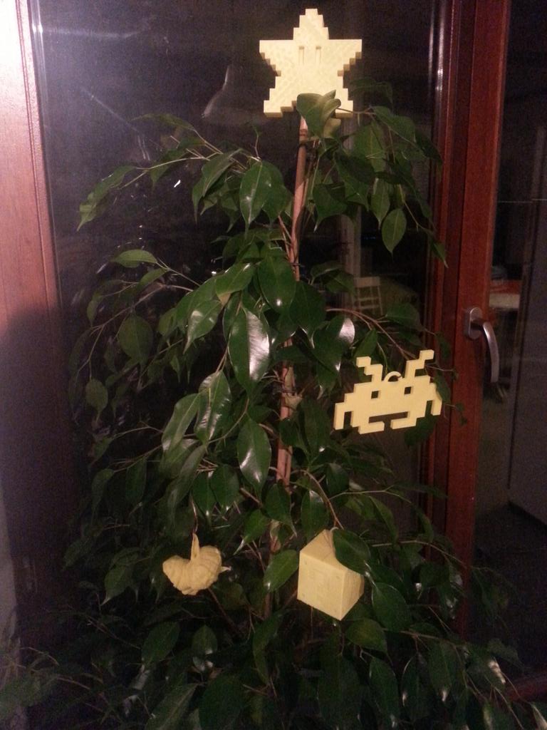 3kdLabs's tweet photo. Happy Holidays from 3kd team. #3dprinting #xmastree http://t.co/XtQsdy2Kfs