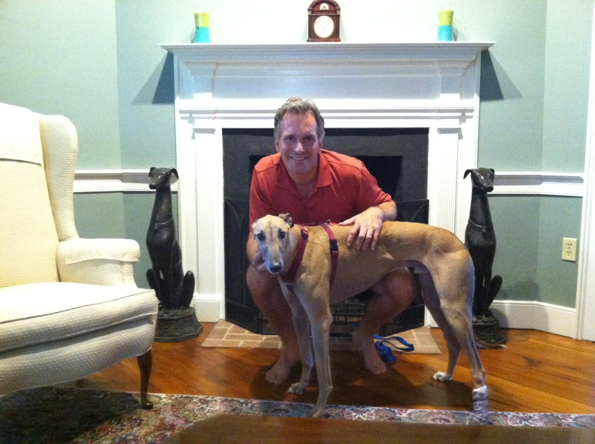 bgrigsby24's tweet photo. Bryon Grigsby and Mo Grigsby (the mascot) in the president's house at Moravian @MoravianCollege #academicfirstdogs http://t.co/Gv7fut5cxd