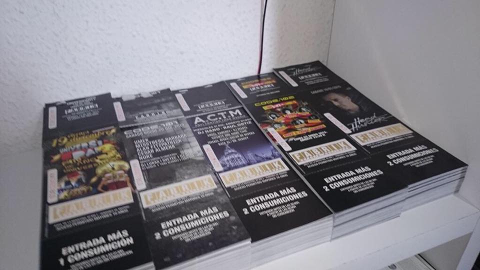 fabrikdiscoteca's tweet image. Quién quiere una ?? 
RT si quieres una entrada porque igual es tu día de suerte !!! #mesientoReyMago