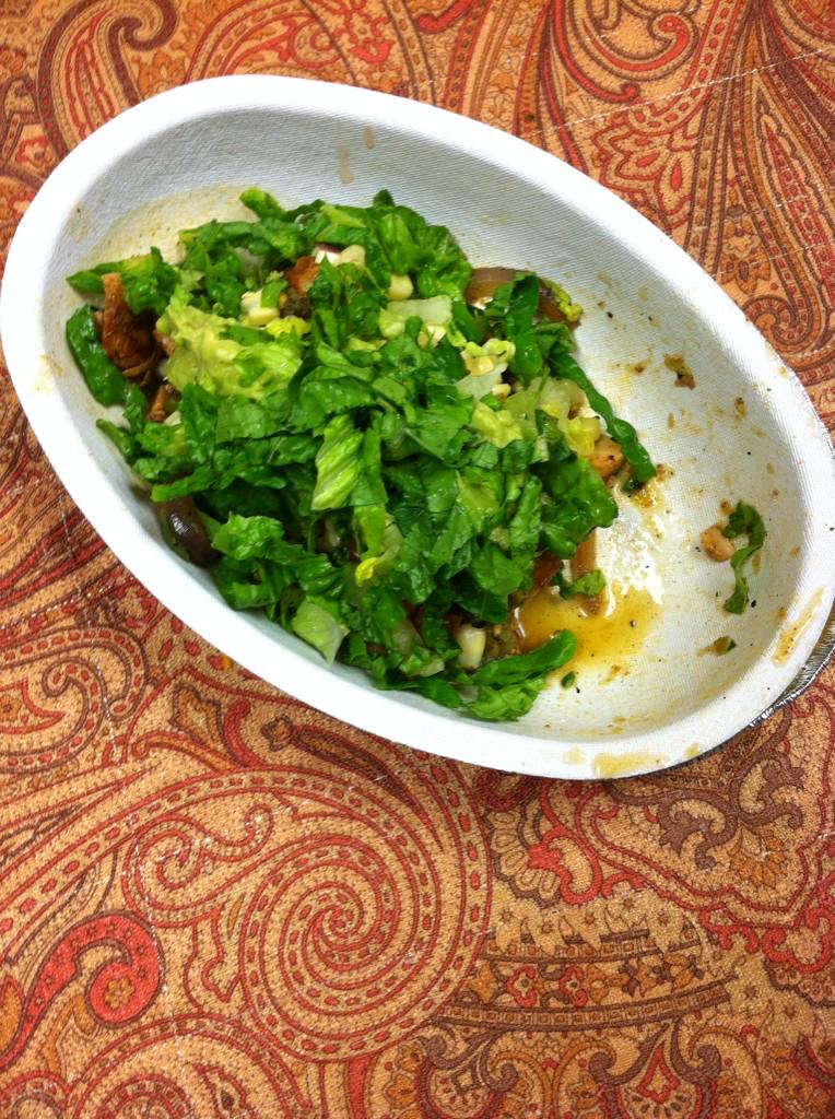 KennedyCox's tweet photo. Thanks for the weakest burrito bowl ever @ChipotleTweets...guess I won't fax order anymore #hanger #paidextra4guac http://t.co/KRILzbkAWj