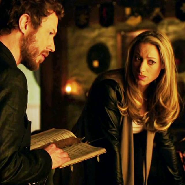 TtlyPalmerised's tweet photo. #BROTP @KrisHolden_Ried @ZoiePalmer can't wait for the #Pitchuu sequence #JustSaying #LostGirl http://t.co/VjhVECXbRx